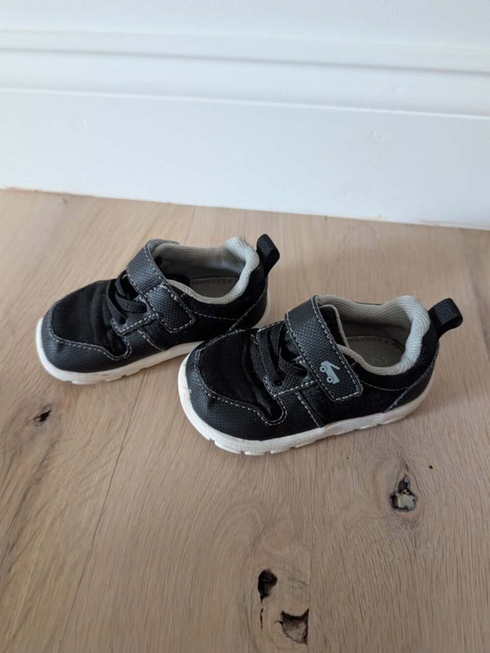 See Kai Run Basics Toddler Tenny Sneakers - Black 5T - Picture 3 of 4
